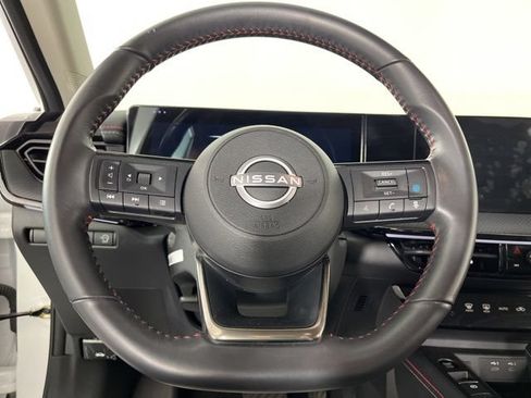 Certified 2025 Nissan Kicks SR FWD image 21