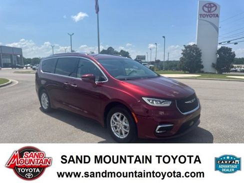 Used 2021 Chrysler Pacifica Touring-L FWD image 1