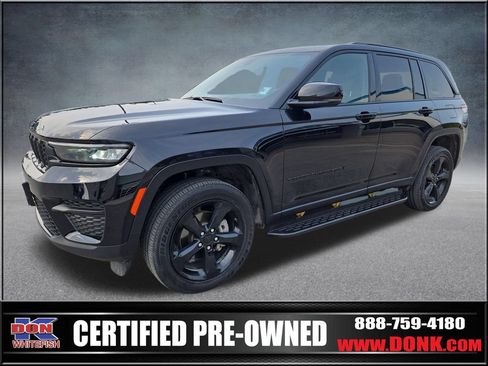 Used 2023 Jeep Grand Cherokee Altitude AWD/4WD image 4