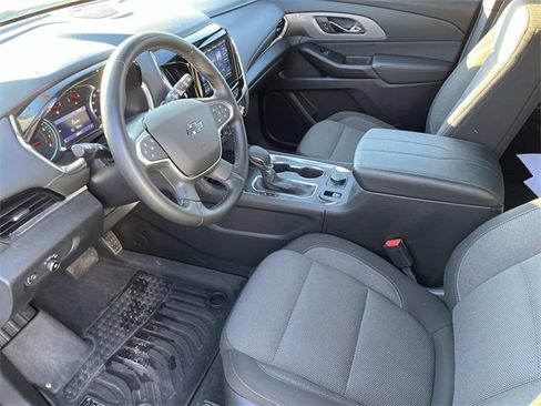 Used 2023 Chevrolet Traverse LT w/ Midnight/Sport Edition image 25