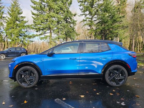 New 2026 Chevrolet Equinox EV RS image 8