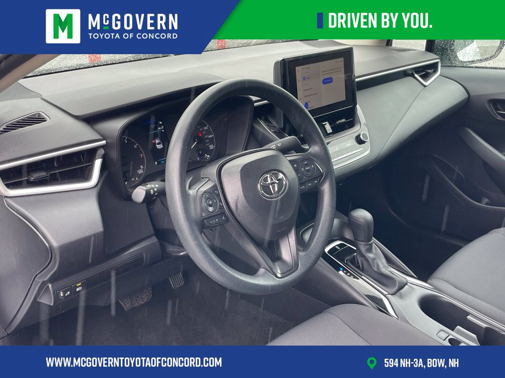Used 2025 Toyota Corolla LE FWD image 11