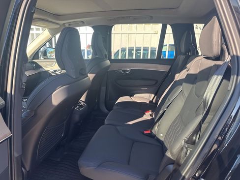 Used 2025 Volvo XC90 B5 Core w/ Climate Package image 15