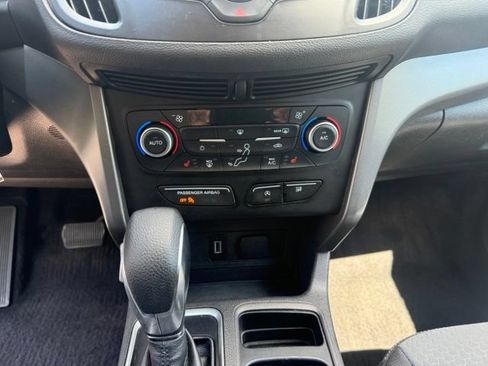 Used 2018 Ford Escape SE FWD image 21