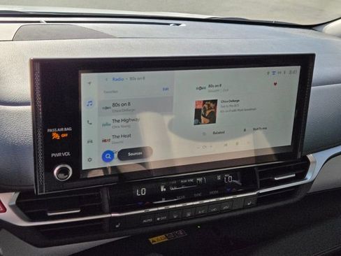 Used 2025 Toyota Sienna XLE w/ XLE Plus Package FWD image 29