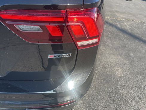 Used 2021 Volkswagen Tiguan SE R-Line image 14