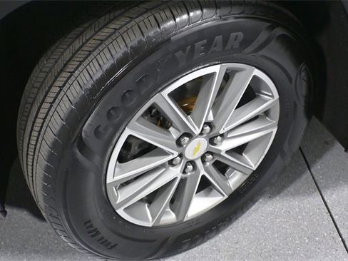 Certified 2023 Chevrolet Traverse LT image 9