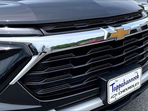 Used 2025 Chevrolet TrailBlazer LT AWD/4WD image 29