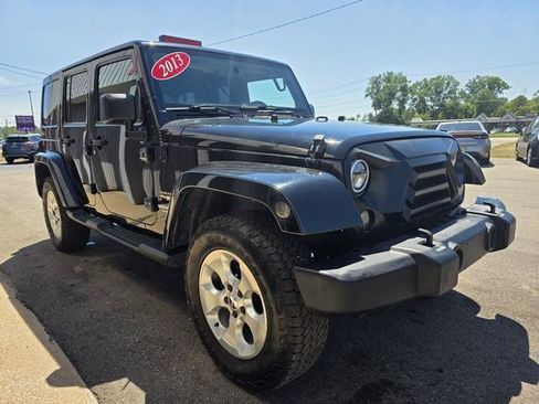 Used 2013 Jeep Wrangler Unlimited Sahara w/ Connectivity Group AWD/4WD image 2
