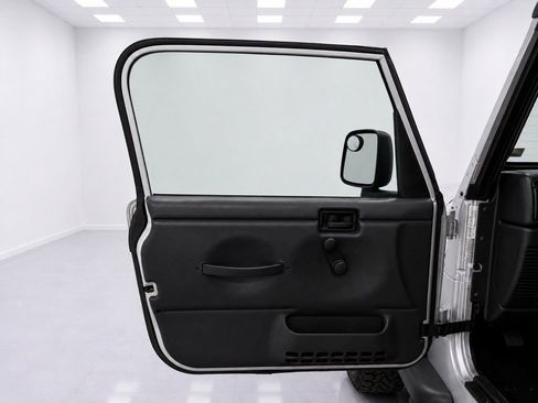 Used 2004 Jeep Wrangler X w/ Full Face Tire & Wheel Group AWD/4WD image 17