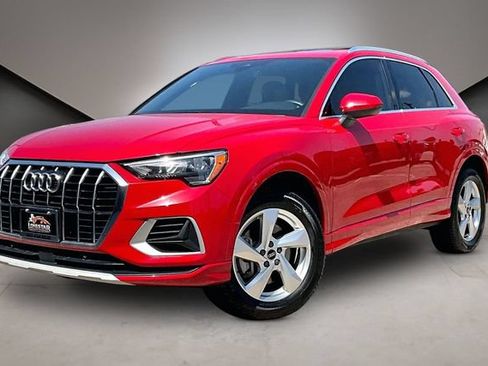 Used 2022 Audi Q3 2.0T Premium w/ Convenience Package AWD/4WD image 1