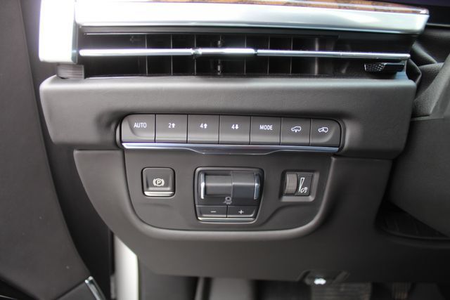 Used 2025 Cadillac Escalade ESV Sport Platinum w/ LPO, Floor Liner Package AWD/4WD image 29