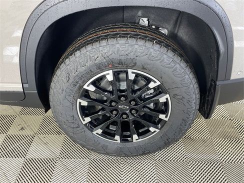 New 2026 Chevrolet Traverse Z71 w/ Enhanced Driving Package image 16