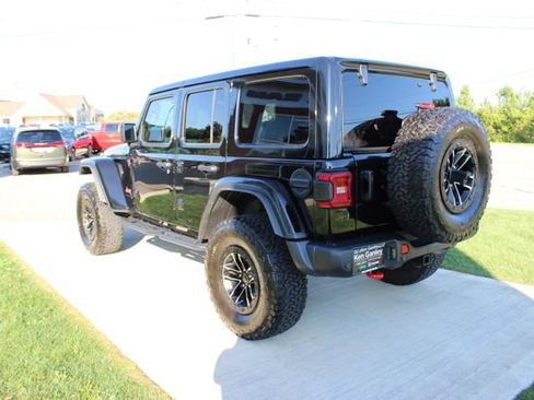 Used 2025 Jeep Wrangler Unlimited Rubicon AWD/4WD image 32