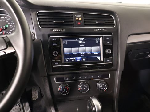 Used 2020 Volkswagen Golf 4-Door FWD image 5