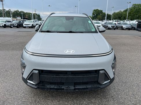 Used 2024 Hyundai Kona SEL FWD image 2