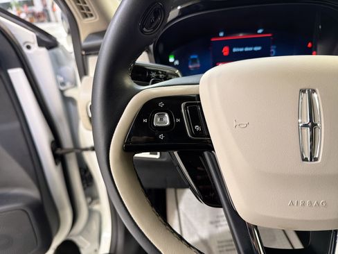 New 2026 Lincoln Corsair Premiere image 14