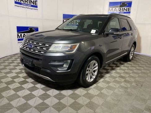 Used 2017 Ford Explorer XLT FWD image 11