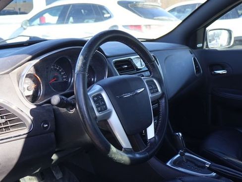 Used 2013 Chrysler 200 Limited image 6