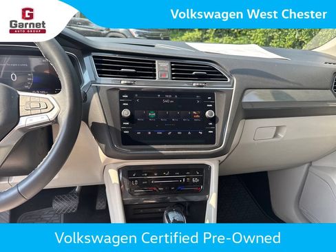 Certified 2023 Volkswagen Tiguan SE FWD image 18
