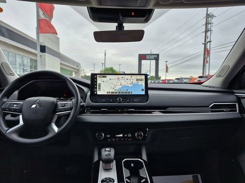 New 2026 Mitsubishi Outlander ES FWD image 20