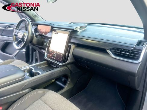 Used 2025 GMC Acadia Elevation image 40