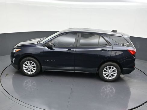 Used 2020 Chevrolet Equinox LS FWD image 16