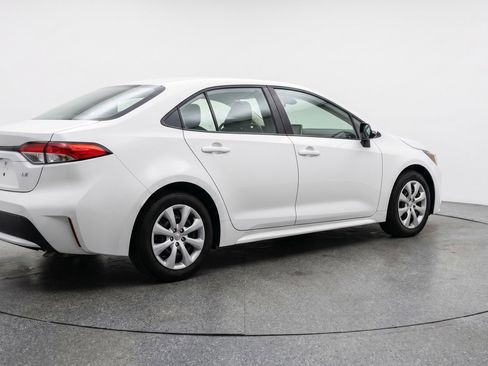 Used 2025 Toyota Corolla LE FWD image 9