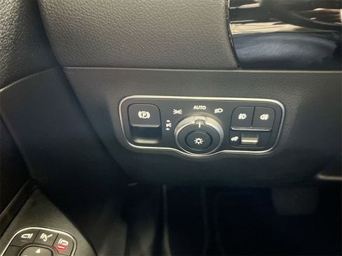 Used 2021 Mercedes-Benz GLA 250 4MATIC image 19