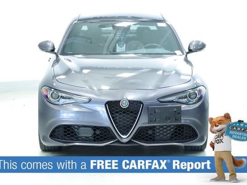 Used 2022 Alfa Romeo Giulia Ti image 2