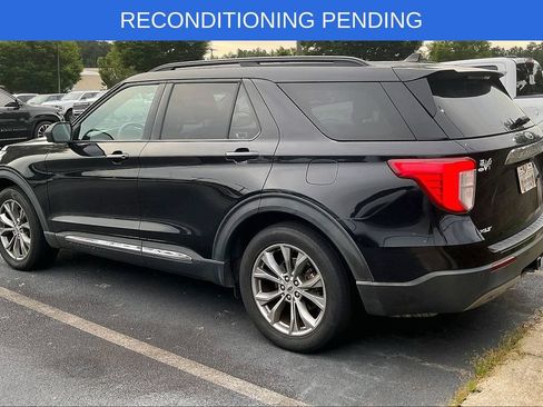 Used 2021 Ford Explorer XLT w/ Equipment Group 202A RWD image 3