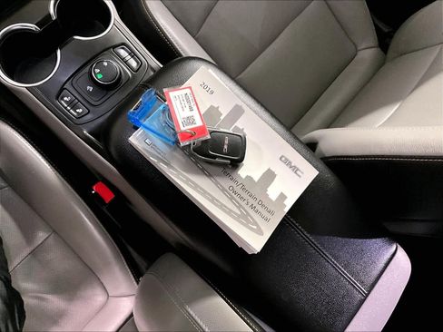 Used 2019 GMC Terrain SLT image 30
