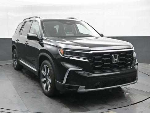 Used 2025 Honda Pilot Elite image 4