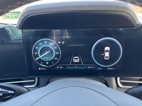 Used 2023 Hyundai Elantra SEL w/ Convenience Package image 27