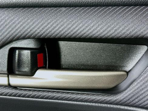 Used 2025 Toyota Camry SE image 14