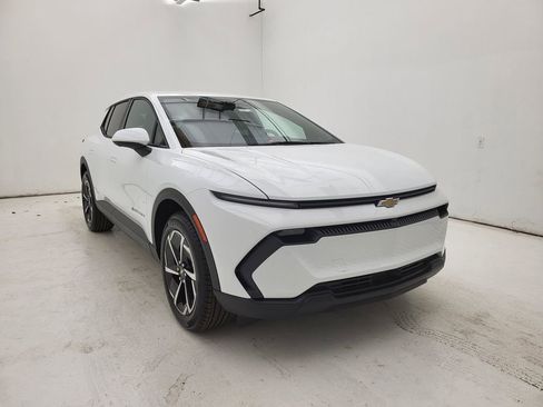 New 2026 Chevrolet Equinox EV LT w/ Comfort Package FWD image 10