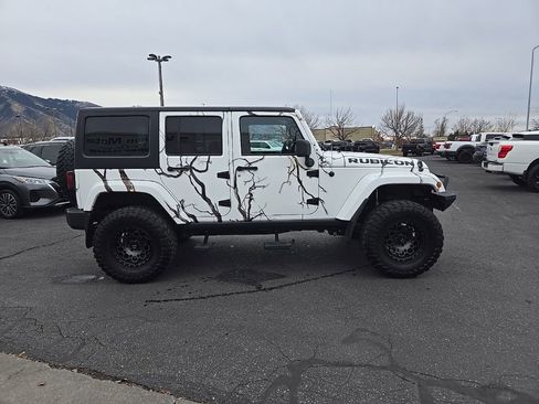 Used 2013 Jeep Wrangler Unlimited Rubicon w/ Connectivity Group image 4