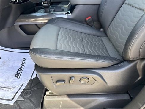 Used 2025 Chevrolet Silverado 1500 ZR2 w/ Technology Package image 11