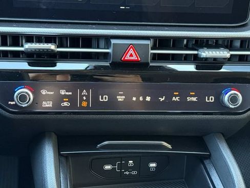 New 2026 Kia Sportage LX FWD image 25