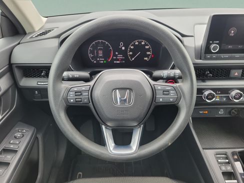 Used 2024 Honda CR-V LX image 12