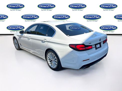 Used 2021 BMW 530i xDrive w/ Premium Package image 5
