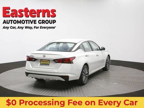 Used 2025 Nissan Altima 2.5 SV FWD image 39