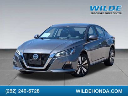 Used 2022 Nissan Altima 2.5 SV w/ SV Premium Package