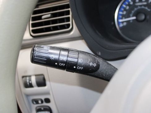 Used 2013 Subaru Forester 2.5X Premium w/ All-Weather Plus Pkg image 18