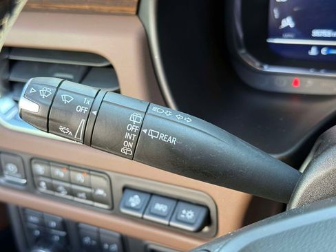 Used 2024 Chevrolet Tahoe High Country w/ Advanced Technology Package image 30