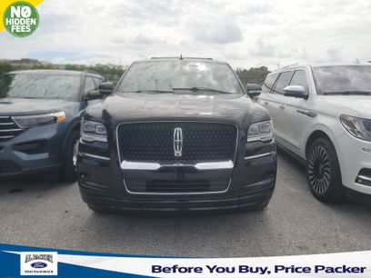 Used 2022 Lincoln Navigator L Reserve w/ Monochromatic Package