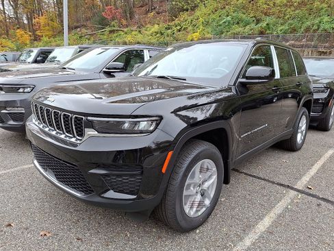 New 2025 Jeep Grand Cherokee Laredo X image 3