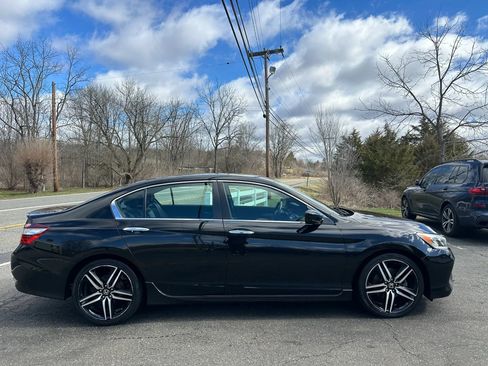 Used 2017 Honda Accord Sport image 8