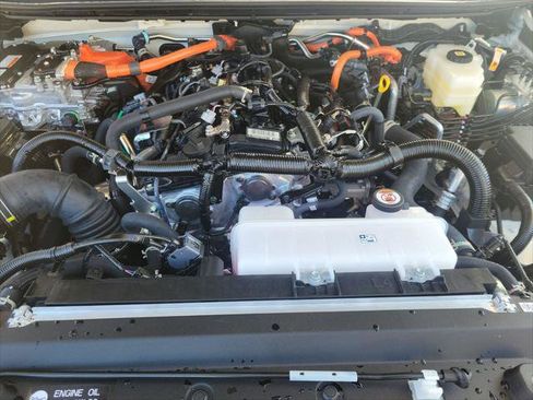 Certified 2025 Toyota Land Cruiser image 39