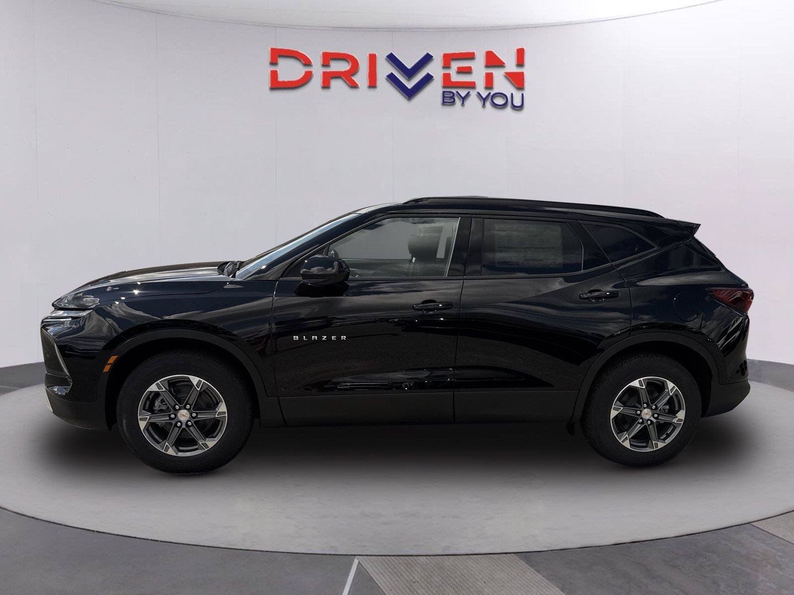 New 2026 Chevrolet Blazer LT w/ Convenience Package FWD image 7